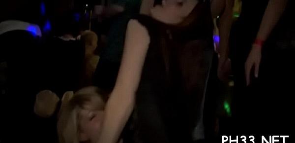  Drunk cheeks engulfing pecker in club
